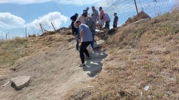 Avcılar’da kurban kesim alanına giden yol ’eziyet yolu’na dönüştü
