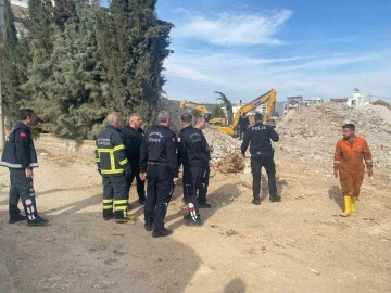 Ayağına beton parçası düşen işçi yaralandı
