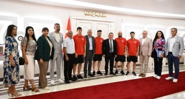 Ayak Tenis Takımı, Türkiye Şampiyonasına gidiyor