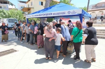 Aydın Büyükşehir Belediyesi’nden vatandaşlara aşure ikramı
