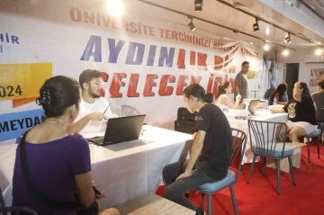 Aydın Büyükşehir Belediyesi tercih tırı yoğun ilgi görüyor
