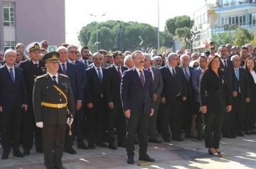 Aydın’da 29 Ekim kutlamaları çelenk sunma töreni başladı
