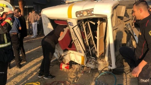 Aydın'da işçi servisi devrildi: Çok sayıda yaralı var!