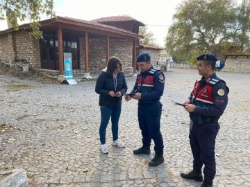 Aydın’da jandarma ekipleri vatandaşlara KADES’i tanıttı
