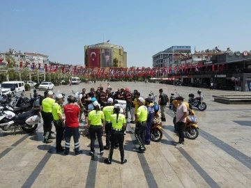 Aydın’da moto kuryelere trafik eğitimi verildi
