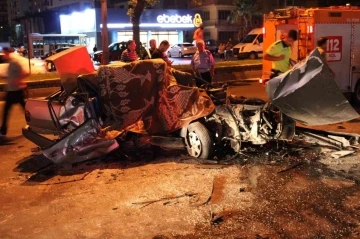 Aydın’da otomobil halk otobüsüne çarptı: 1 ölü, 3 yaralı
