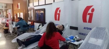 Aydın’da vergi ödemeye gelenler kan bağışı yapıyor
