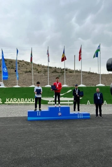 Azerbaycan’daki yarışlara Sakaryalı kano sporcuları damga vurdu
