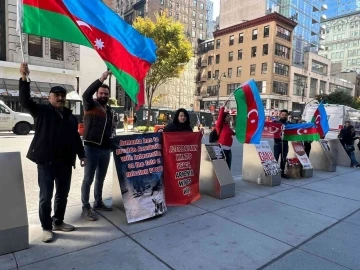 Azerbaycanlılar, Ermenistan’ın katliamlarını ve provokasyonlarını New York’ta protesto etti
