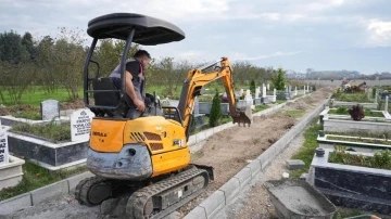 Aziziye Mezarlığında çevre düzenlemesi
