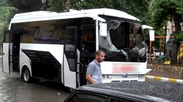 Bafra’da şiddetli yağmur: Caddeler göle döndü
