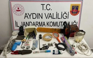 Bağ evinden çaldı, jandarmadan kaçamadı
