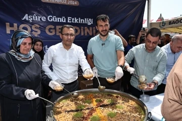 Bağcılar Belediyesi’nden aşure ikramı
