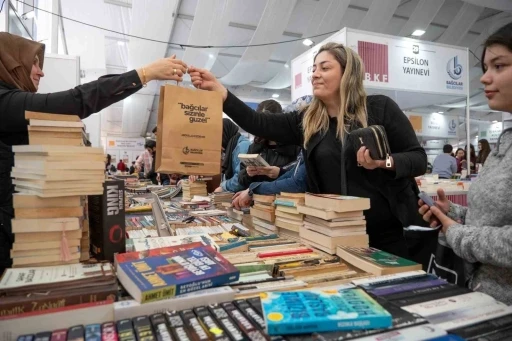 Bağcılarlılar, festival tadında bir kitap fuarı geçiriyor
