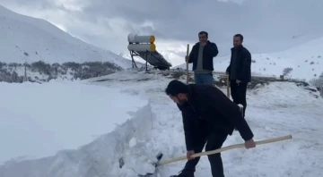 Bahçesaray’da kar mesaisi devam ediyor
