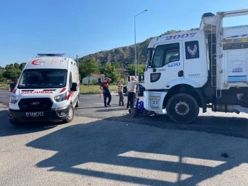 Bahçesine giderken kamyonun altında kalarak hayatını kaybetti
