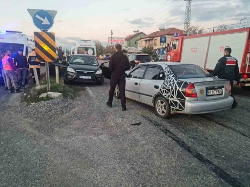 Bakacakkadı-Zonguldak kara yolunda trafik kazası: 3 yaralı
