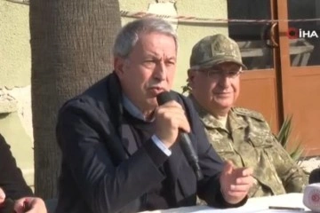 Bakan Akar: '85 milyon tek yumruk, tek yürek'