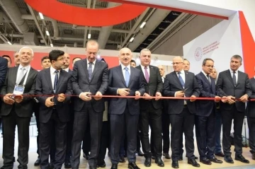 Bakan Karaismailoğlu, INNOTRANS 2022’ye katıldı
