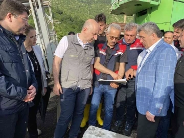 Bakan Karaismailoğlu, sel ve taşkınların yaşandığı Bartın’da
