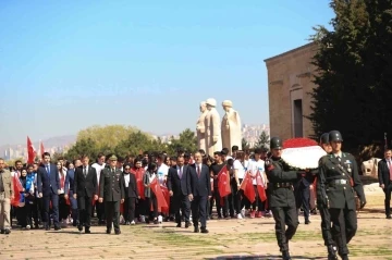 Bakan Kasapoğlu Anıtkabir’i ziyaret etti
