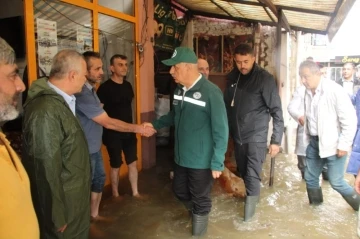 Bakan Kirişçi selin vurduğu Saltukova’da
