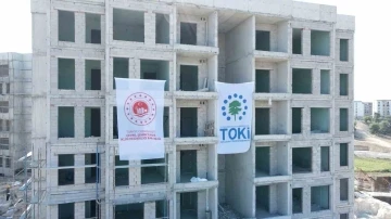 Bakan Özhaseki: “Adana’da 21 bin 21 konut inşa edilecek”
