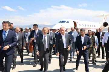 Bakan Özhaseki Erzurum’da
