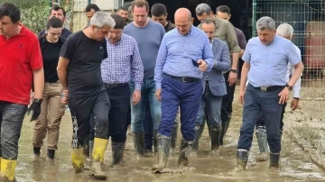 Bakan Soylu, Bartın’da selin ardından temizlik çalışmalarını inceledi
