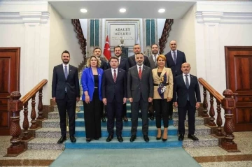 Bakan Tunç, ASKON Başkanı Aydın’ı makamında kabul etti
