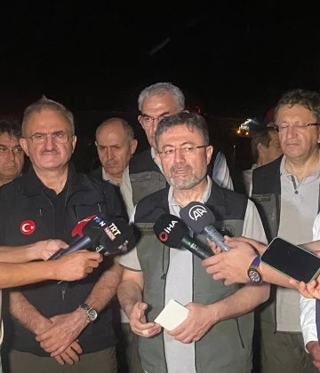 Bakan Yumaklı: &quot;Yaklaşık 1500 hektar alan etkilendi  &quot;
