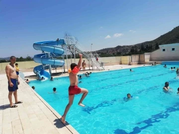 Bakım ve onarımı biten yüzme havuzuna ulaşım ücretsiz olacak
