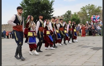 Bal Festivali devam ediyor
