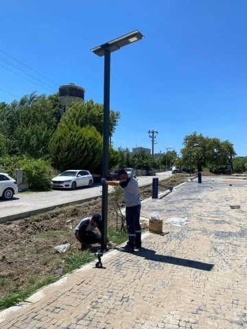 Balıkesir Büyükşehir Belediyesi, güneş enerjili aydınlatmaya geçiyor
