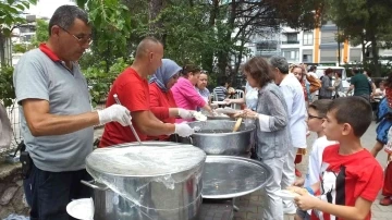 Balıkesir’de hayırsever kardeşler annelerinden kalan evi Yardım Sevenler Derneğine bağışladı
