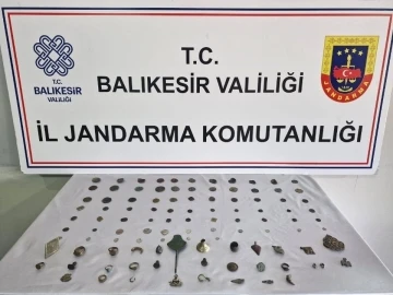 Balıkesir’de jandarmadan tarihi eser operasyonu
