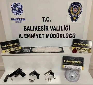 Balıkesir’de uyuşturucu baskınında 13 gözaltı
