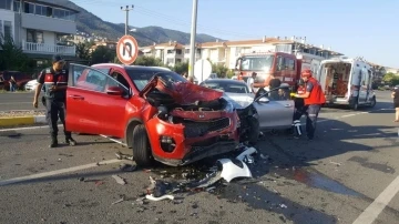 Balıkesir’de zincirleme trafik kazası: 4 yaralı
