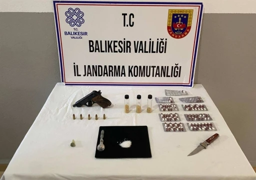 Balıkesir gerçekleştirilen uyuşturucu operasyonunda 18 kişi yakalandı
