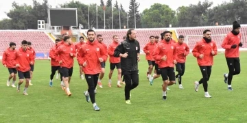 Balıkesirspor, Adana 1954 hazırlıklarına başladı
