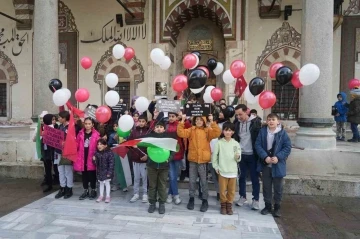 Balonlar özgür Filistin için gökyüzüne bırakıldı
