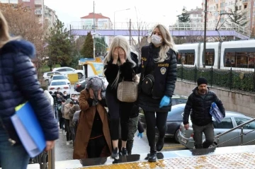 ‘Barbie-Es’ fuhuş operasyonunda yakalanan 18 şüpheli adliyeye sevk edildi
