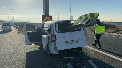 Bariyer deldi geçti, feci kaza
