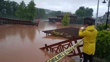 Bartın’da ırmak taştı, şehir merkezi sular altında kaldı
