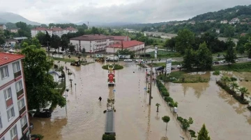 Bartın’da sel suları Kozcağız beldesini vurdu
