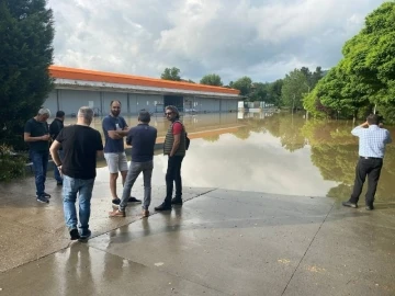 Bartın’da tekstil fabrikası sular altında kaldı
