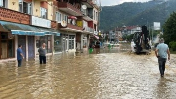 Bartın'da sel felaketi! Ev ve iş yerlerini su bastı