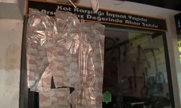 Başakşehir’de arsa tartışması nedeni ile yengesini vuran zanlının dükkanını yağmalandı
