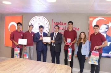 Başarılı öğrenciler İl Milli Eğitim Müdürü Çay ile görüştü
