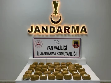 Başkale’de 18 kilo 321 gram toz esrar ele geçirildi
